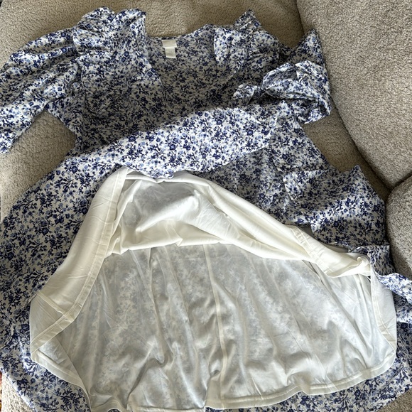 H&M dress - Picture 7 of 7